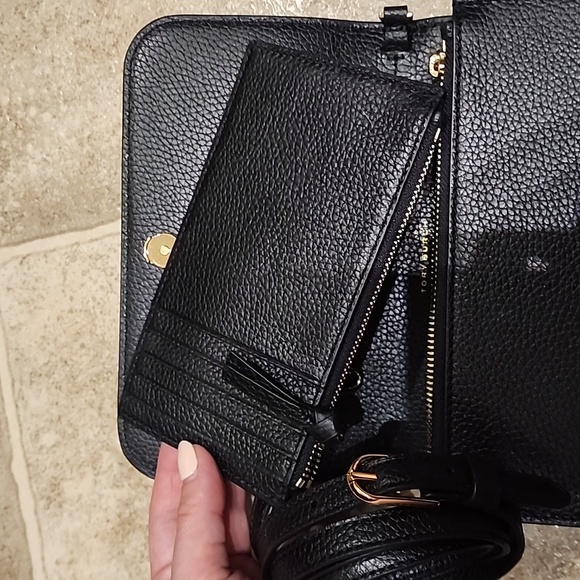 Tory Burch Thea Pebbled Leather Crossbody/Wallet Clutch Purse (like new) - Picture 11 of 15